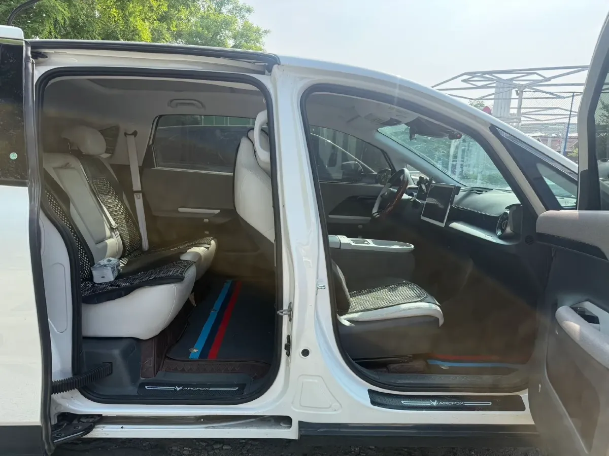 2024 ARCFOX KAOLA S BEV 58.8KWH,autocango,china used car exporter,china ev exporter,chinese used car exporter,chinese used ev exporter