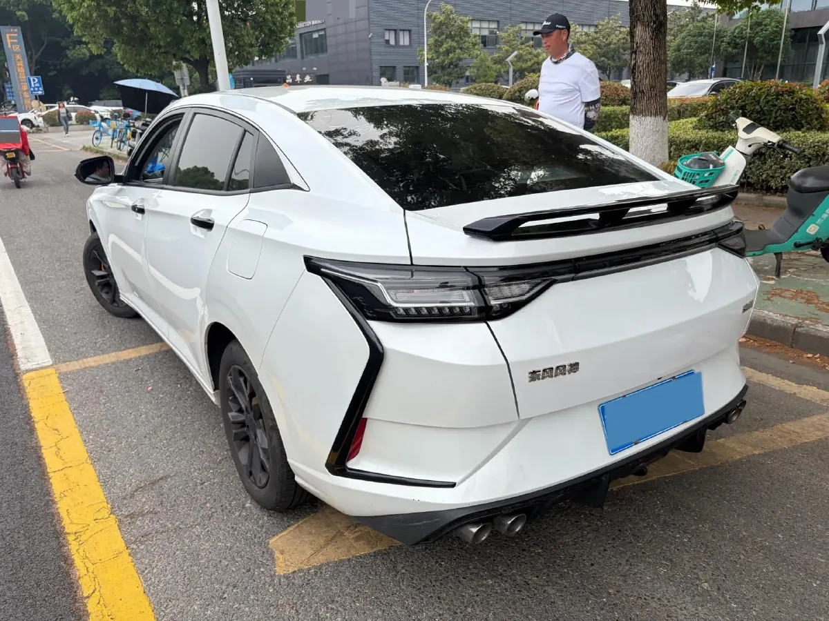 2023 DongFeng Aeolus YiXuan 1.5L 125HP L4 6DCT,autocango,china used car exporter,china ev exporter,chinese used car exporter,chinese used ev exporter