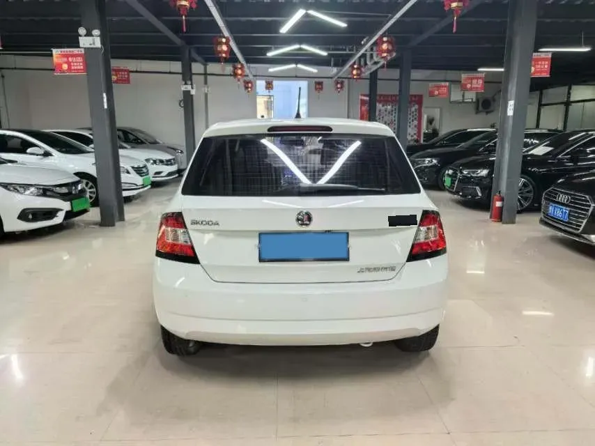 2017 Skoda Fabia 1.4L 90HP L4 6AT,autocango,china used car exporter,china ev exporter,chinese used car exporter,chinese used ev exporter