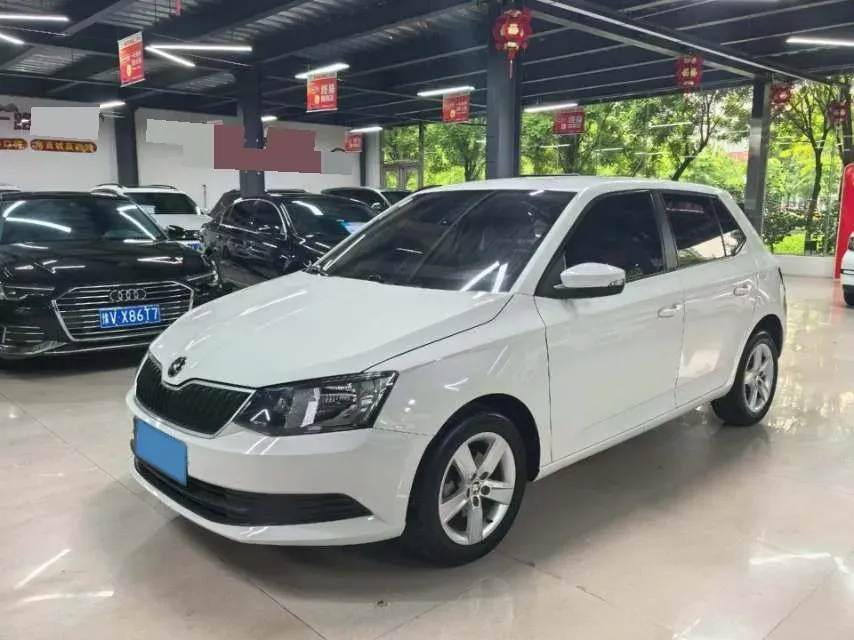 2017 Skoda Fabia 1.4L 90HP L4 6AT,autocango,china used car exporter,china ev exporter,chinese used car exporter,chinese used ev exporter