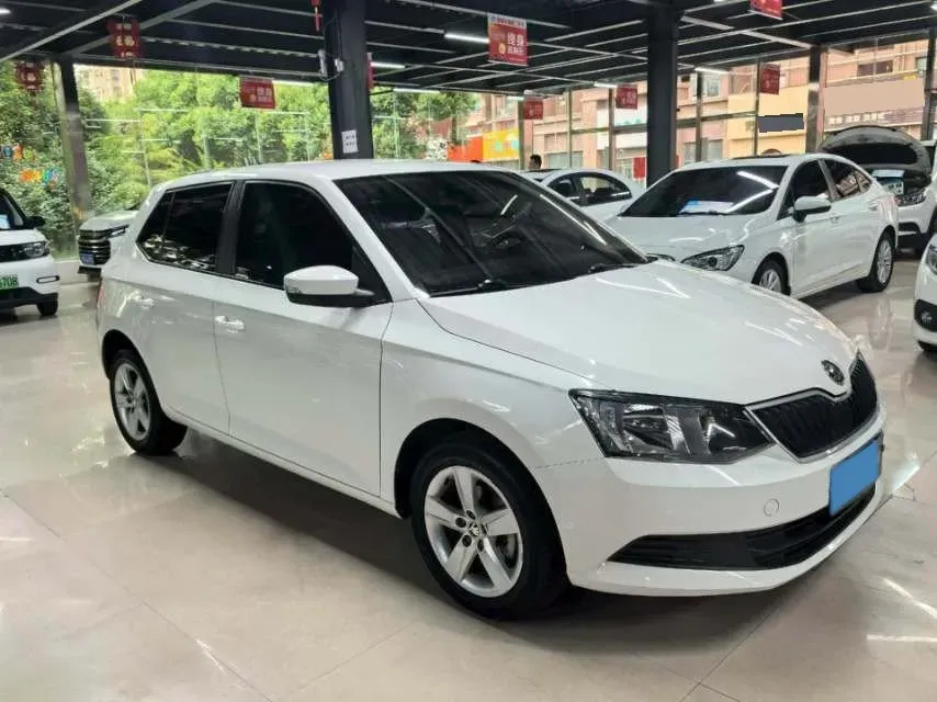 2017 Skoda Fabia 1.4L 90HP L4 6AT,autocango,china used car exporter,china ev exporter,chinese used car exporter,chinese used ev exporter