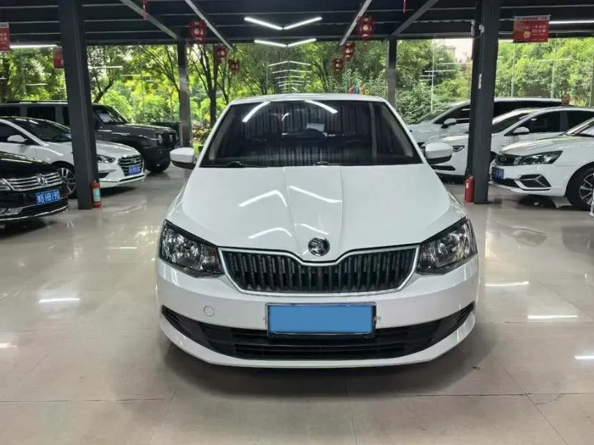 2017 Skoda Fabia 1.4L 90HP L4 6AT,autocango,china used car exporter,china ev exporter,chinese used car exporter,chinese used ev exporter