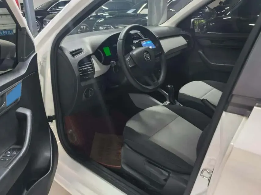 2017 Skoda Fabia 1.4L 90HP L4 6AT,autocango,china used car exporter,china ev exporter,chinese used car exporter,chinese used ev exporter