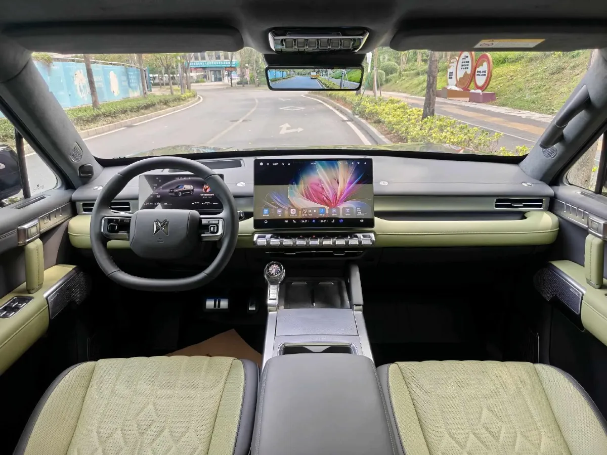 2025 Jetour Zongheng G700 2.0T 211HP L4 2DHT PHEV,autocango,china used car exporter,china ev exporter,chinese used car exporter,chinese used ev exporter