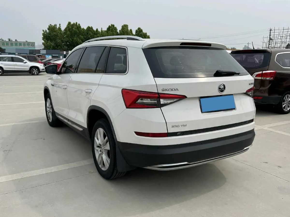 2018 Skoda Kodiak 2.0T 186HP L4 7DCT,autocango,china used car exporter,china ev exporter,chinese used car exporter,chinese used ev exporter