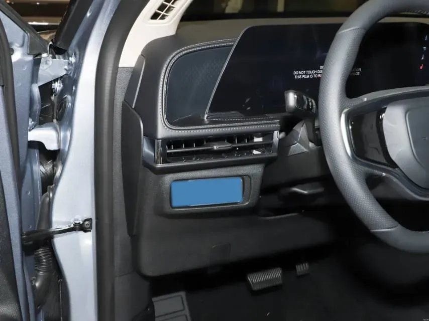 2024 Lincoln Corsair 2.0T 261HP L4 8AT,autocango,china used car exporter,china ev exporter,chinese used car exporter,chinese used ev exporter
