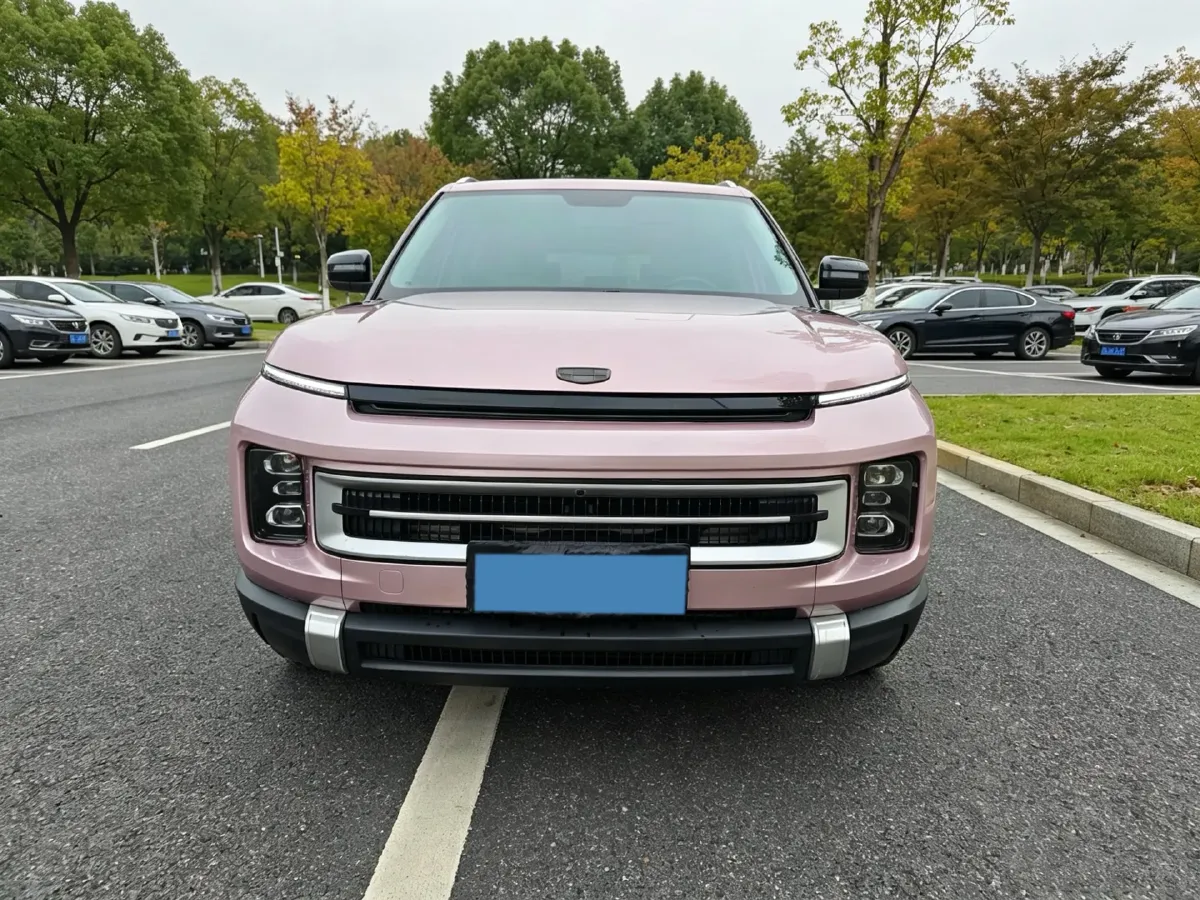 2023 Geely ICON 1.5T 181HP L4 7DCT,autocango,china used car exporter,china ev exporter,chinese used car exporter,chinese used ev exporter