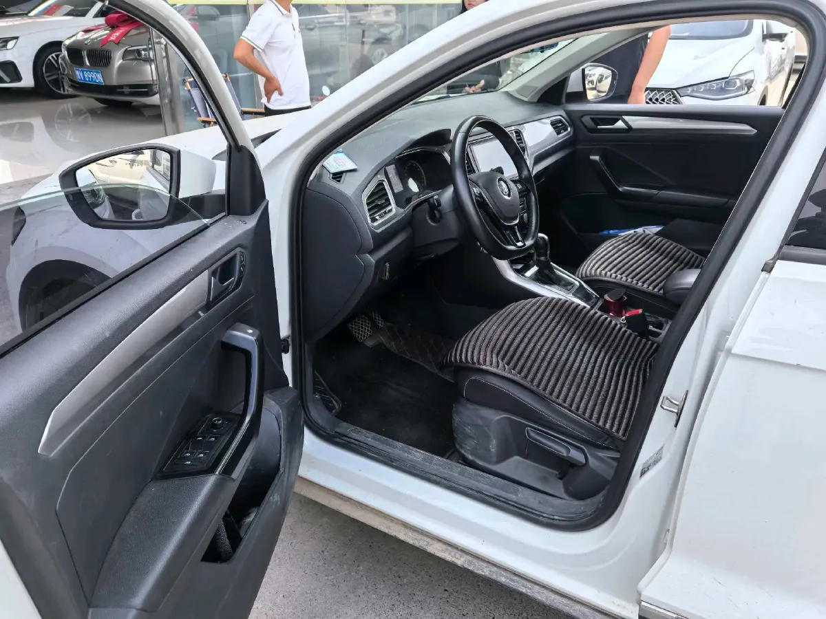 2018 Mitsubishi Eclipse Cross 1.5T 170HP L4 CVT,autocango,china used car exporter,china ev exporter,chinese used car exporter,chinese used ev exporter