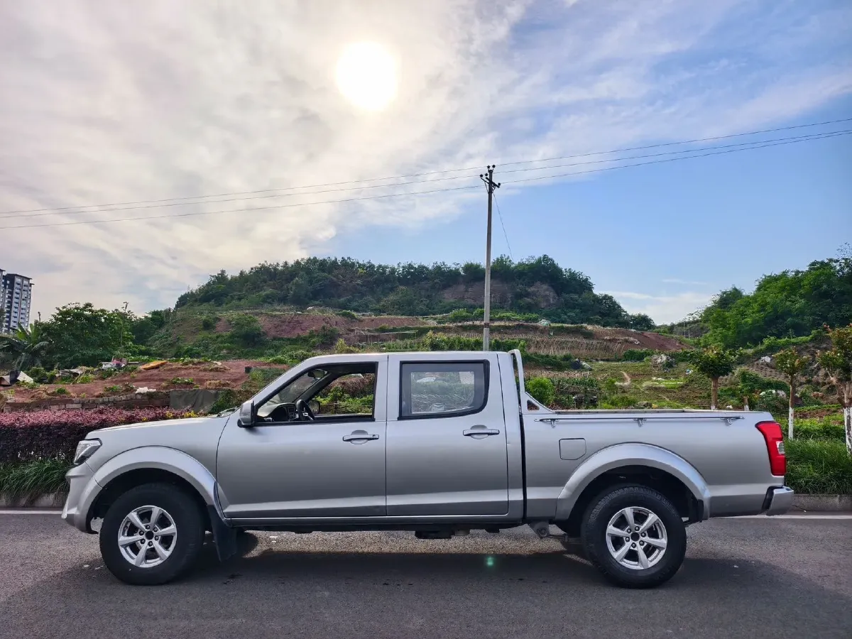 2021 Dongfeng RuiQi 2.4T 165HP L4 5MT,autocango,china used car exporter,china ev exporter,chinese used car exporter,chinese used ev exporter