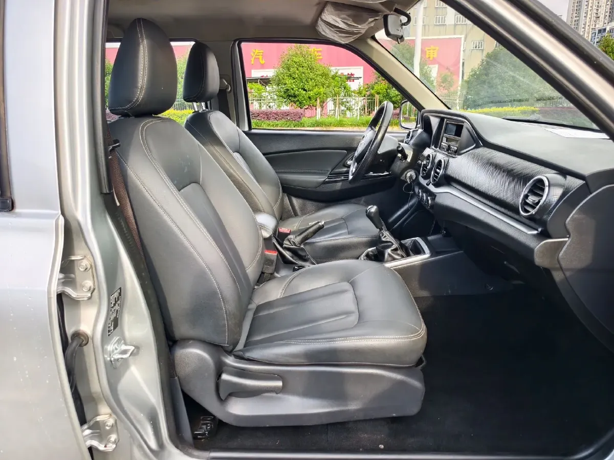 2021 Dongfeng RuiQi 2.4T 165HP L4 5MT,autocango,china used car exporter,china ev exporter,chinese used car exporter,chinese used ev exporter