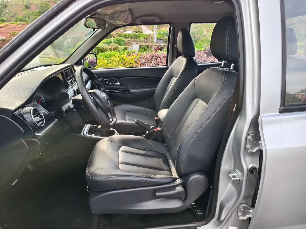 2021 Dongfeng RuiQi 2.4T 165HP L4 5MT,autocango,china used car exporter,china ev exporter,chinese used car exporter,chinese used ev exporter