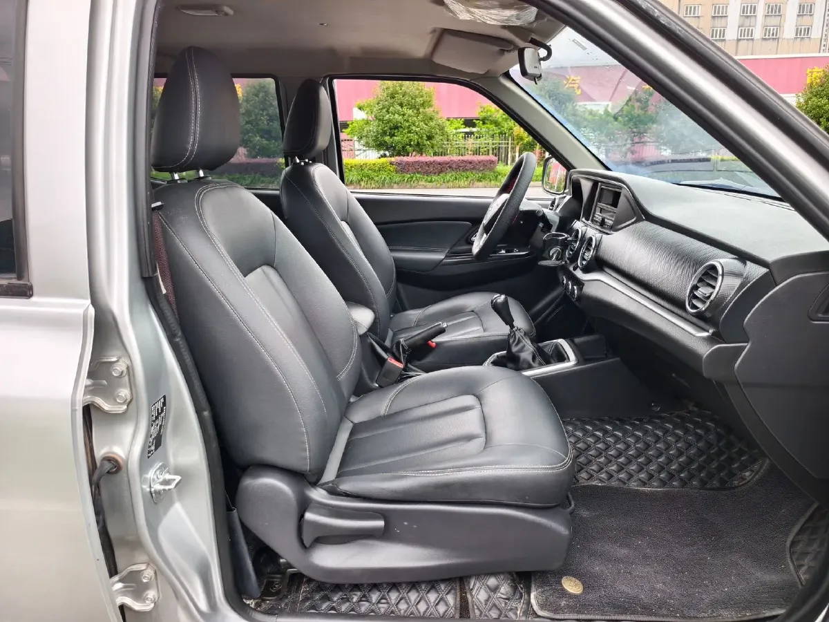 2021 Dongfeng RuiQi 2.4T 165HP L4 5MT,autocango,china used car exporter,china ev exporter,chinese used car exporter,chinese used ev exporter