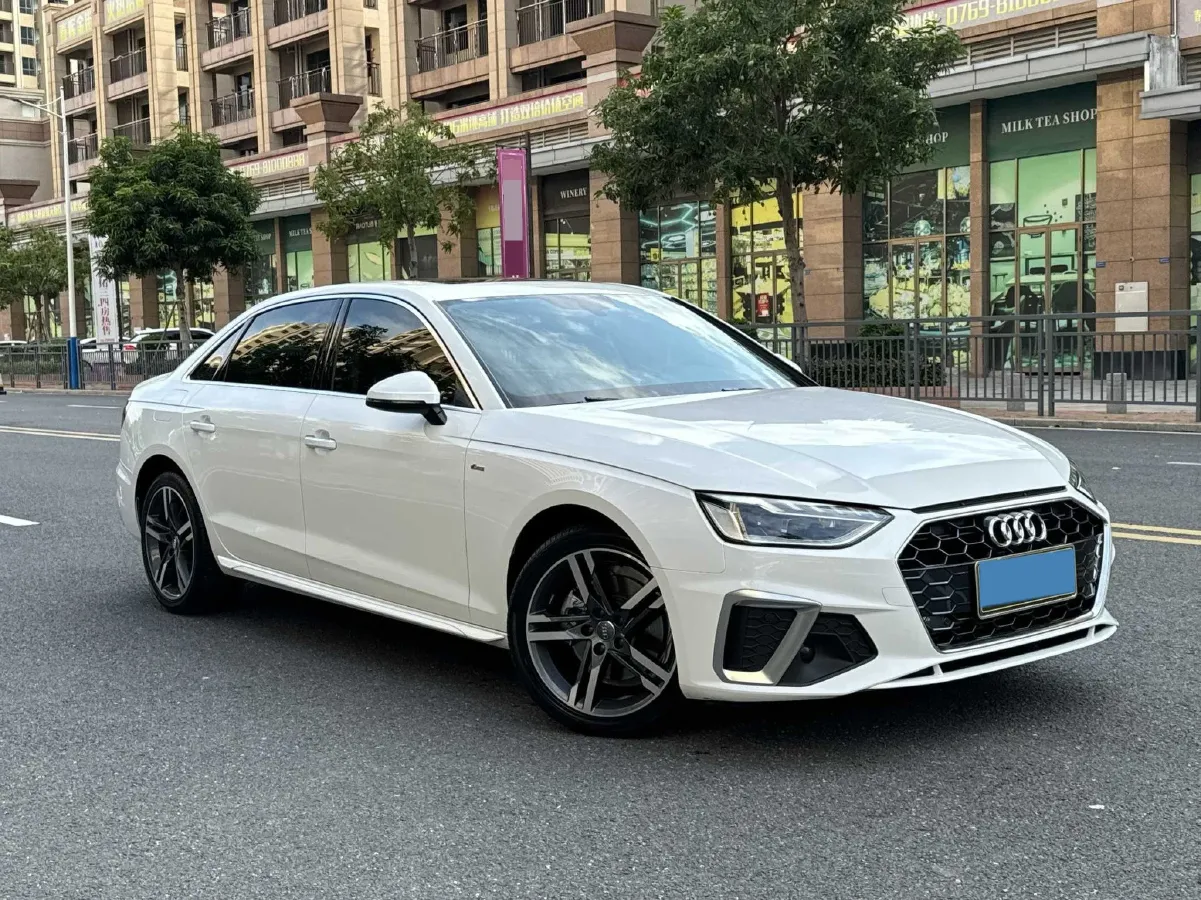 2022 Audi A4L 2.0T 190HP L4 7DCT,autocango,china used car exporter,china ev exporter,chinese used car exporter,chinese used ev exporter