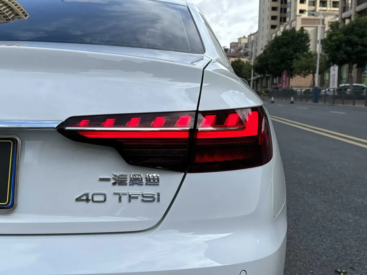 2022 Audi A4L 2.0T 190HP L4 7DCT,autocango,china used car exporter,china ev exporter,chinese used car exporter,chinese used ev exporter