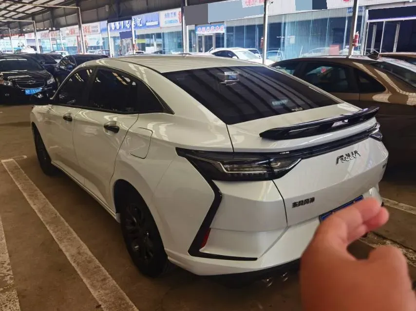 2023 DongFeng Aeolus YiXuan 1.5L 125HP L4 6DCT,autocango,china used car exporter,china ev exporter,chinese used car exporter,chinese used ev exporter