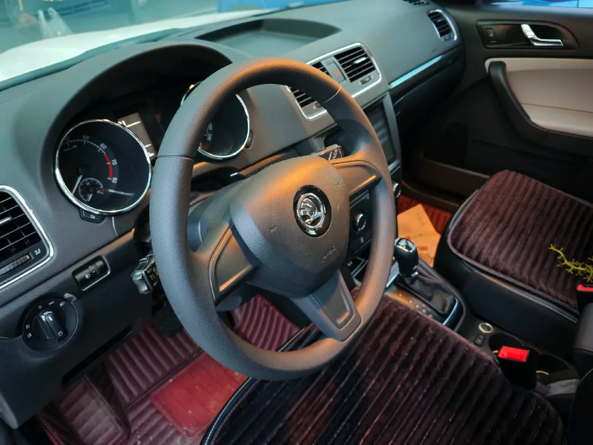 2016 Skoda Yeti 1.4T 150HP L4 7DCT,autocango,china used car exporter,china ev exporter,chinese used car exporter,chinese used ev exporter
