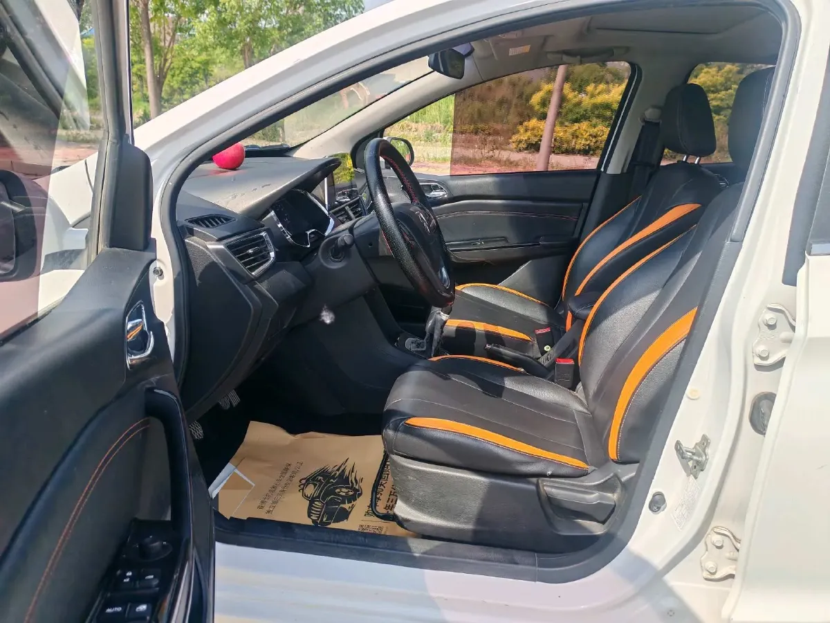 2016 BaoJun 310 1.2L 82HP L4 5MT,autocango,china used car exporter,china ev exporter,chinese used car exporter,chinese used ev exporter