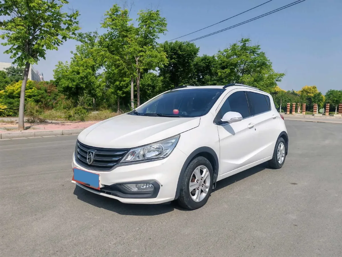 2016 BaoJun 310 1.2L 82HP L4 5MT,autocango,china used car exporter,china ev exporter,chinese used car exporter,chinese used ev exporter
