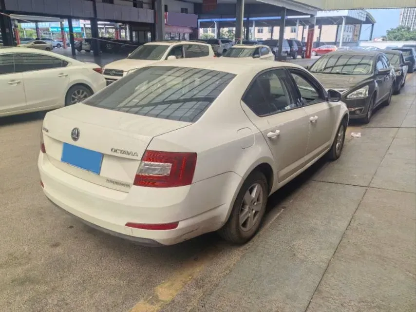 2017 Skoda Octavia 1.6L 110HP L4 6AT,autocango,china used car exporter,china ev exporter,chinese used car exporter,chinese used ev exporter