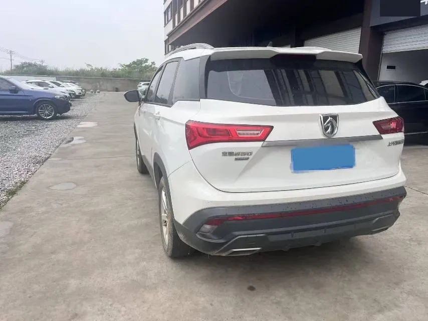 2018 BaoJun 530 1.5T 150HP L4 6MT,autocango,china used car exporter,china ev exporter,chinese used car exporter,chinese used ev exporter