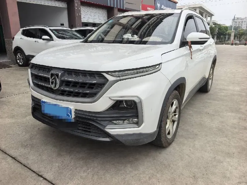 2018 BaoJun 530 1.5T 150HP L4 6MT,autocango,china used car exporter,china ev exporter,chinese used car exporter,chinese used ev exporter