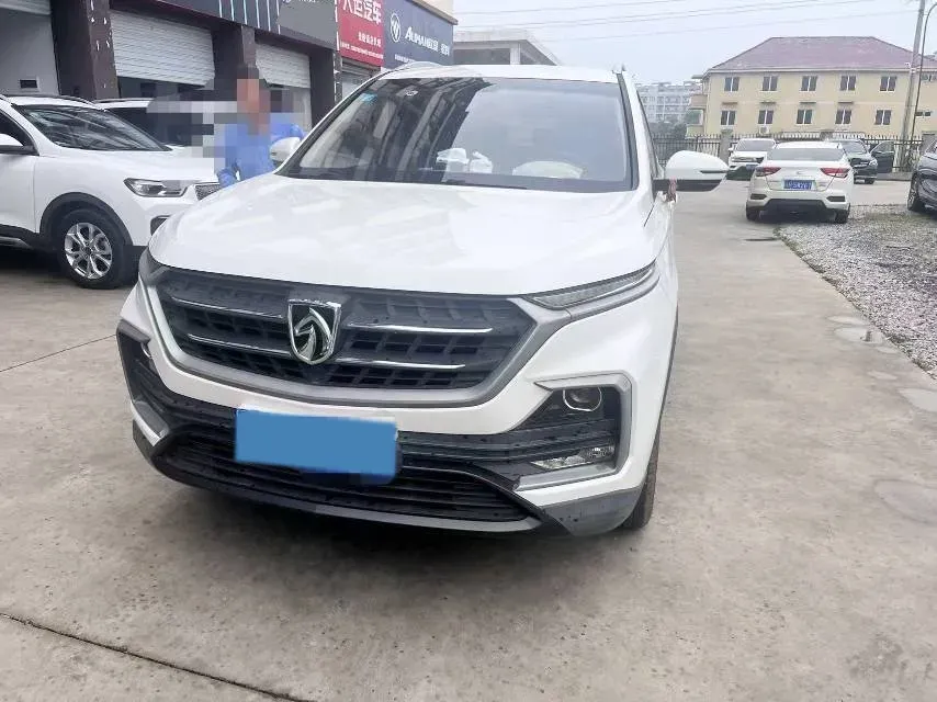 2018 BaoJun 530 1.5T 150HP L4 6MT,autocango,china used car exporter,china ev exporter,chinese used car exporter,chinese used ev exporter