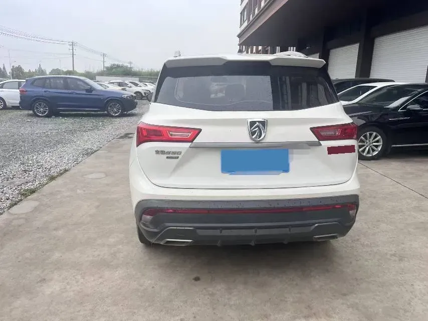 2018 BaoJun 530 1.5T 150HP L4 6MT,autocango,china used car exporter,china ev exporter,chinese used car exporter,chinese used ev exporter