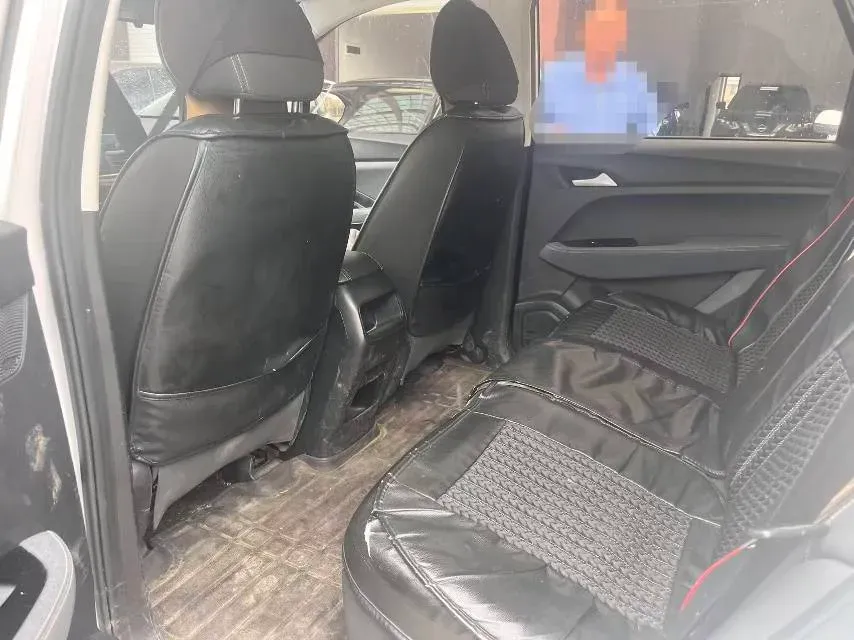 2018 BaoJun 530 1.5T 150HP L4 6MT,autocango,china used car exporter,china ev exporter,chinese used car exporter,chinese used ev exporter