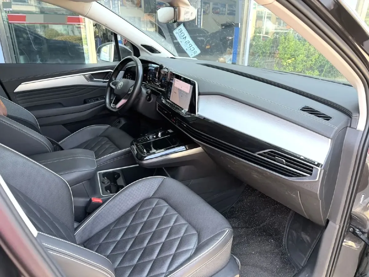 2023 Volkswagen Talagon 2.5T 299HP V6 7DCT,autocango,china used car exporter,china ev exporter,chinese used car exporter,chinese used ev exporter