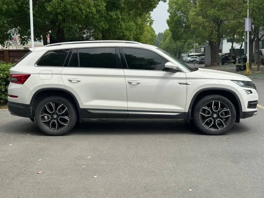 2018 Skoda Kodiak 1.8T 180HP L4 7DCT,autocango,china used car exporter,china ev exporter,chinese used car exporter,chinese used ev exporter