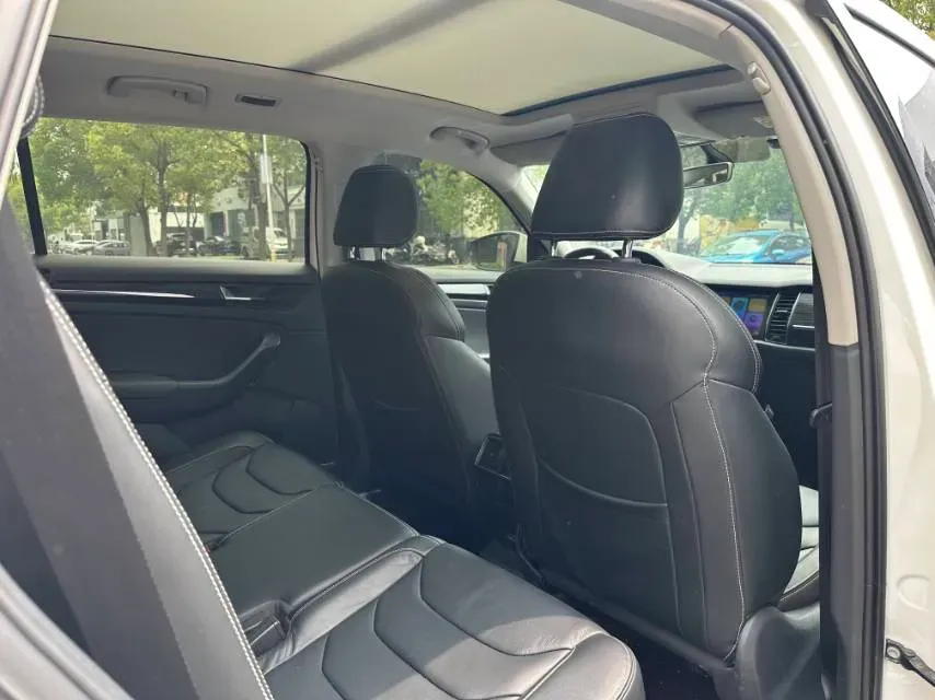 2018 Skoda Kodiak 1.8T 180HP L4 7DCT,autocango,china used car exporter,china ev exporter,chinese used car exporter,chinese used ev exporter