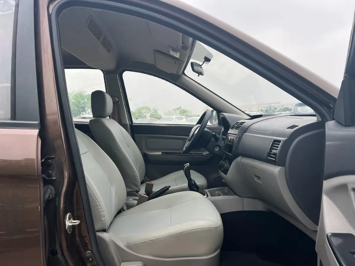 2017 BAIC WeiWang M20 1.5L 116HP L4 5MT,autocango,china used car exporter,china ev exporter,chinese used car exporter,chinese used ev exporter