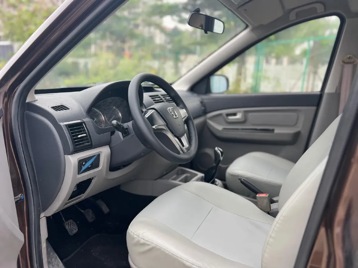 2017 BAIC WeiWang M20 1.5L 116HP L4 5MT,autocango,china used car exporter,china ev exporter,chinese used car exporter,chinese used ev exporter