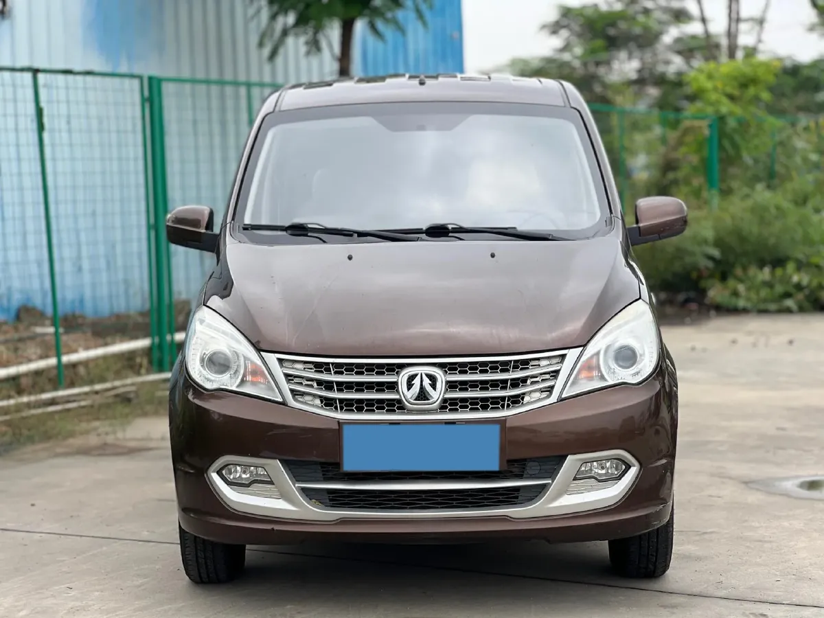 2017 BAIC WeiWang M20 1.5L 116HP L4 5MT,autocango,china used car exporter,china ev exporter,chinese used car exporter,chinese used ev exporter
