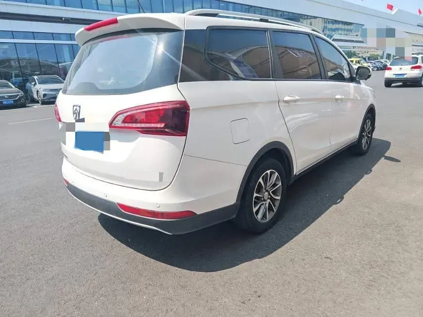 2018 BaoJun 530 1.5T 150HP L4 6MT,autocango,china used car exporter,china ev exporter,chinese used car exporter,chinese used ev exporter