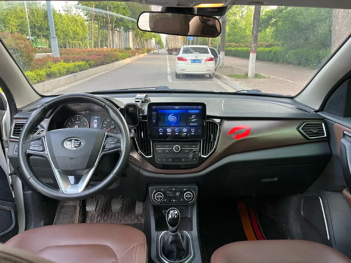 2017 FAW Senia R7 1.6L 116HP L4 5MT,autocango,china used car exporter,china ev exporter,chinese used car exporter,chinese used ev exporter