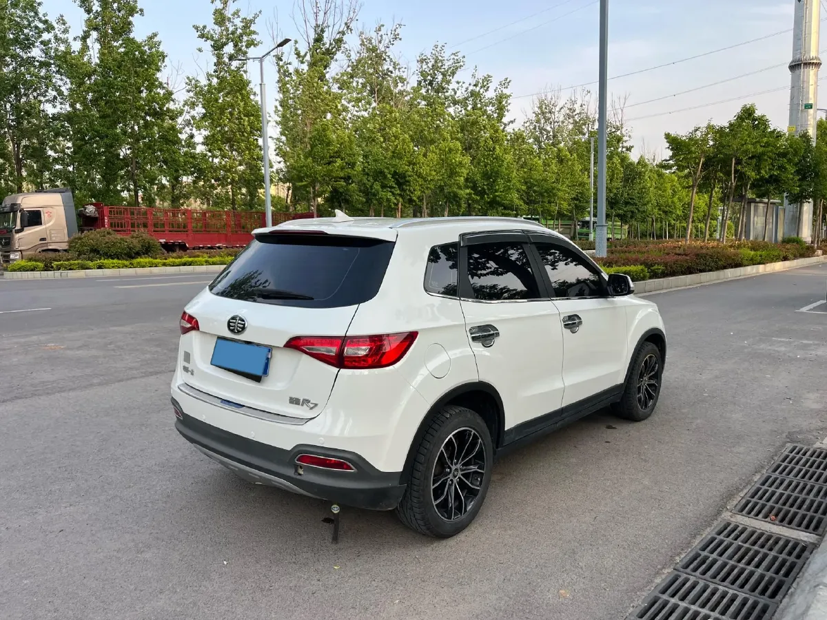 2017 FAW Senia R7 1.6L 116HP L4 5MT,autocango,china used car exporter,china ev exporter,chinese used car exporter,chinese used ev exporter