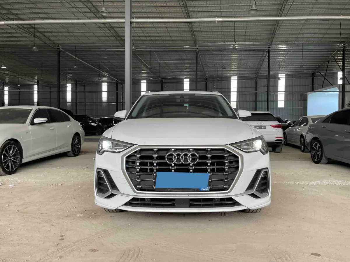 2022 Audi Q3 1.4T 150HP L4 7DCT,autocango,china used car exporter,china ev exporter,chinese used car exporter,chinese used ev exporter