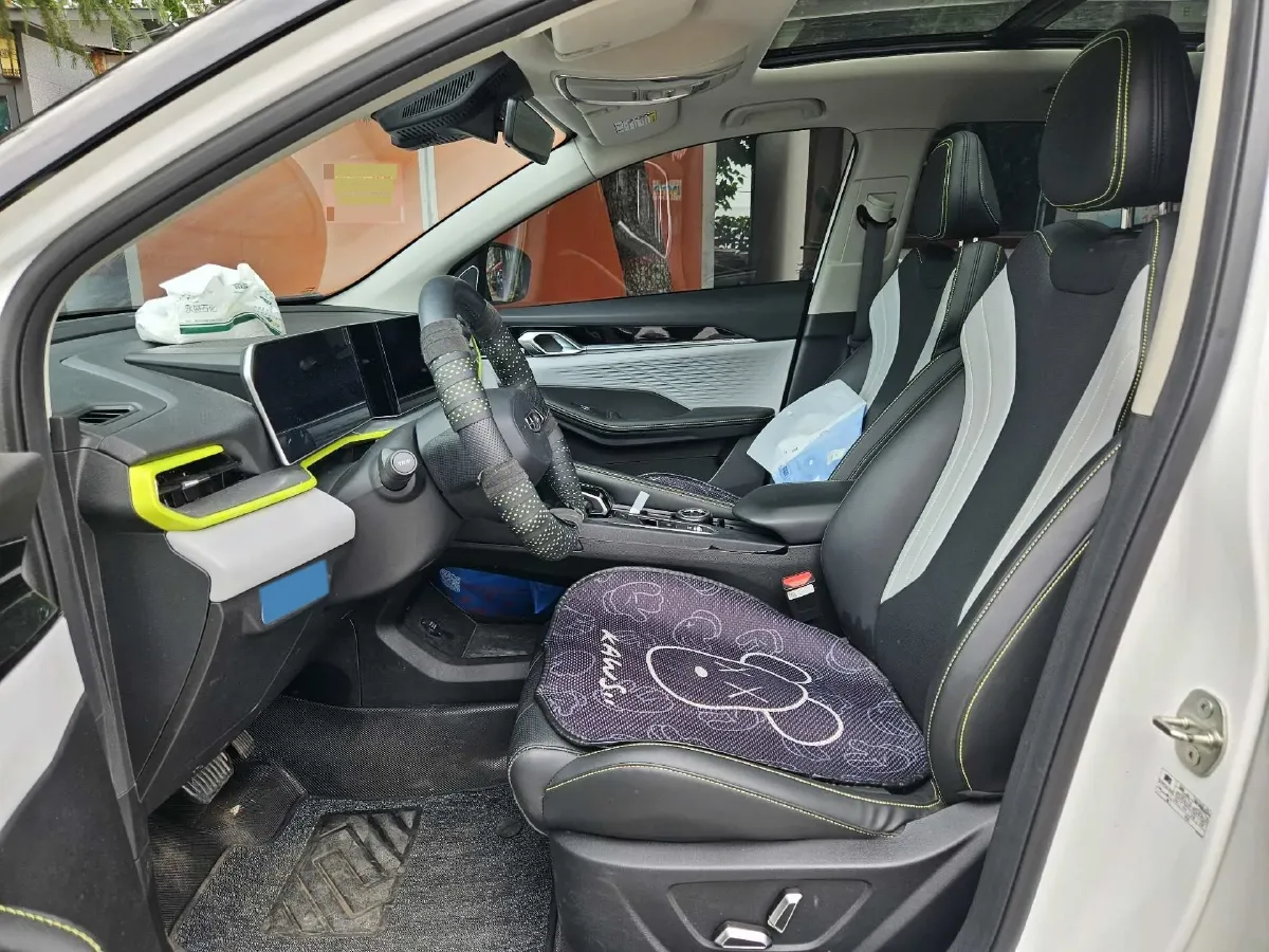 2022 Geely Coolray 1.5T 181HP L4 7DCT,autocango,china used car exporter,china ev exporter,chinese used car exporter,chinese used ev exporter