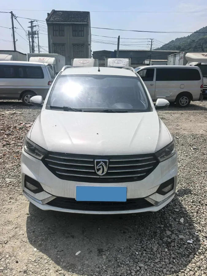 2018 BaoJun 360 1.5L 112HP L4 6MT,autocango,china used car exporter,china ev exporter,chinese used car exporter,chinese used ev exporter