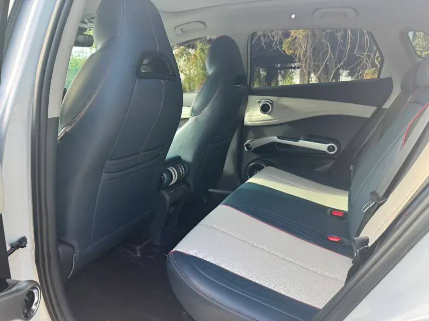 2022 Roewe RX5 MAX 1.5T 181HP L4 6AT,autocango,china used car exporter,china ev exporter,chinese used car exporter,chinese used ev exporter