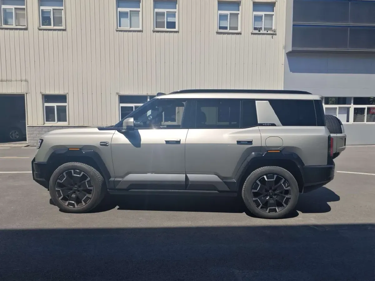 2025 FangChengBao Bao 8 2.0T 245HP L4 E-CVT PHEV 36.8KWH,autocango,china used car exporter,china ev exporter,chinese used car exporter,chinese used ev exporter