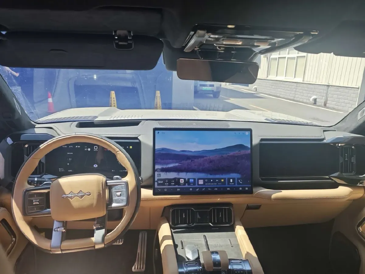 2025 FangChengBao Bao 8 2.0T 245HP L4 E-CVT PHEV 36.8KWH,autocango,china used car exporter,china ev exporter,chinese used car exporter,chinese used ev exporter