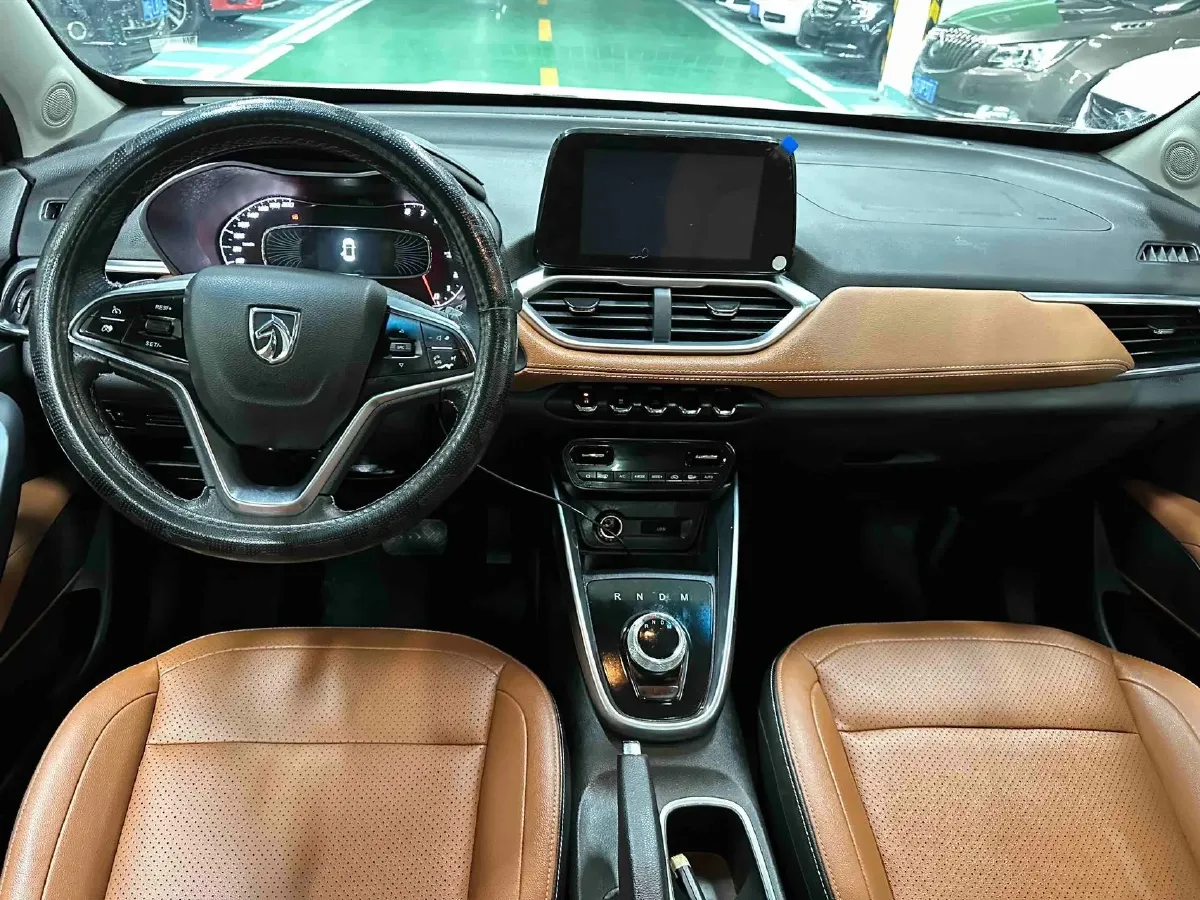2017 BaoJun 310W 1.5L 105HP L4 6MT,autocango,china used car exporter,china ev exporter,chinese used car exporter,chinese used ev exporter