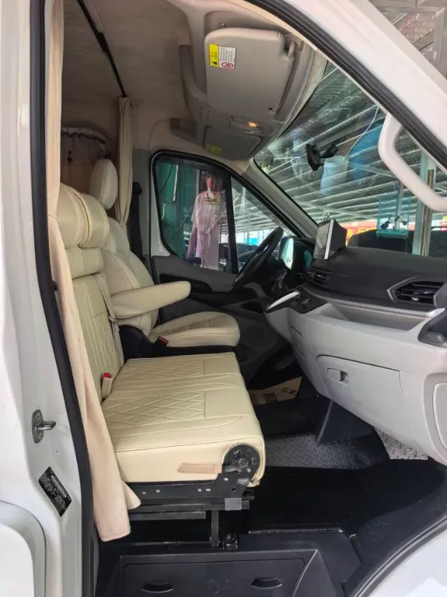 2022 JMC YuHu 9 2.0T 220HP L4 6MT,autocango,china used car exporter,china ev exporter,chinese used car exporter,chinese used ev exporter