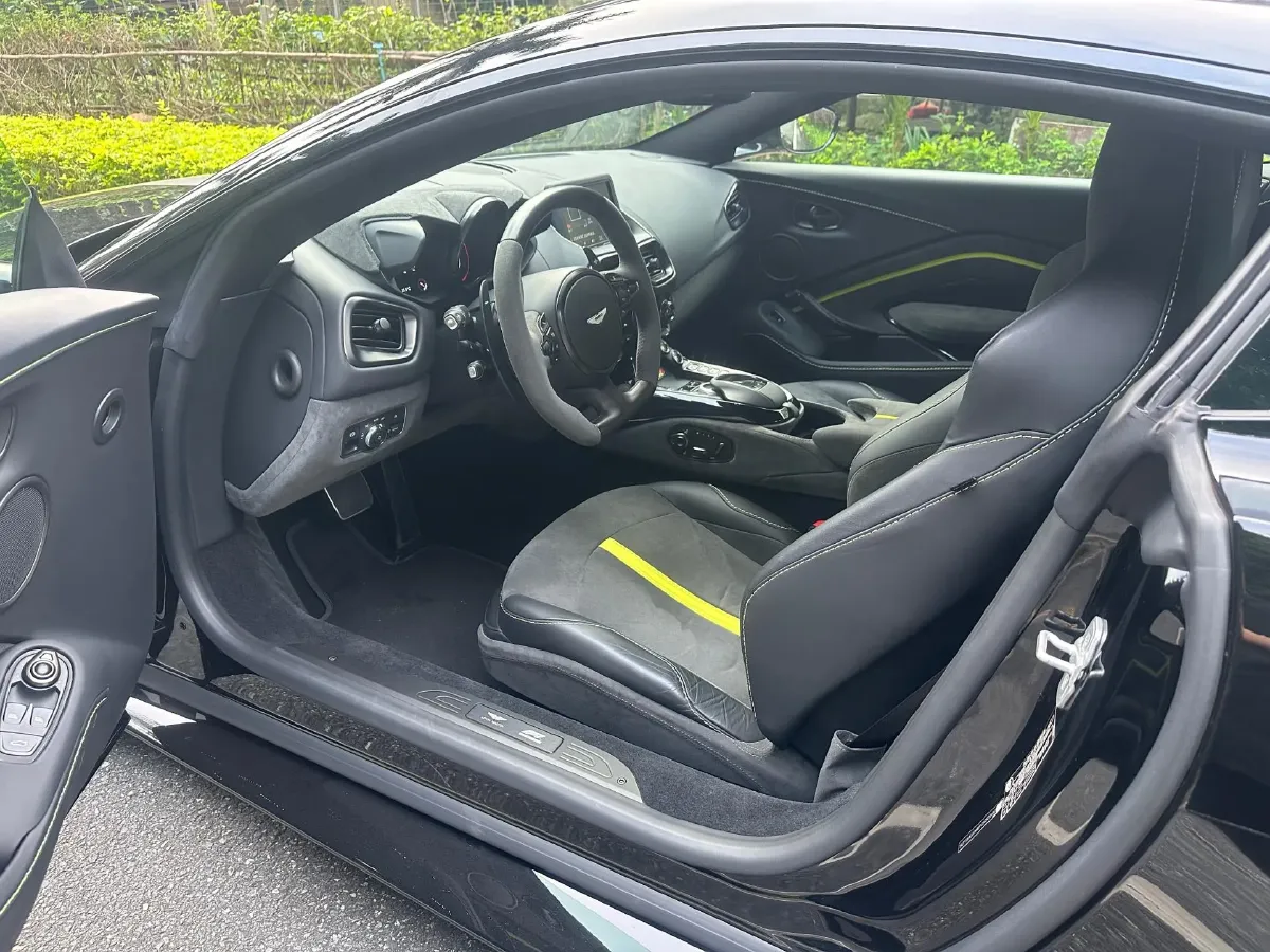 2023 Aston Martin V8 Vantage 4.0T 534HP V8 8AT,autocango,china used car exporter,china ev exporter,chinese used car exporter,chinese used ev exporter