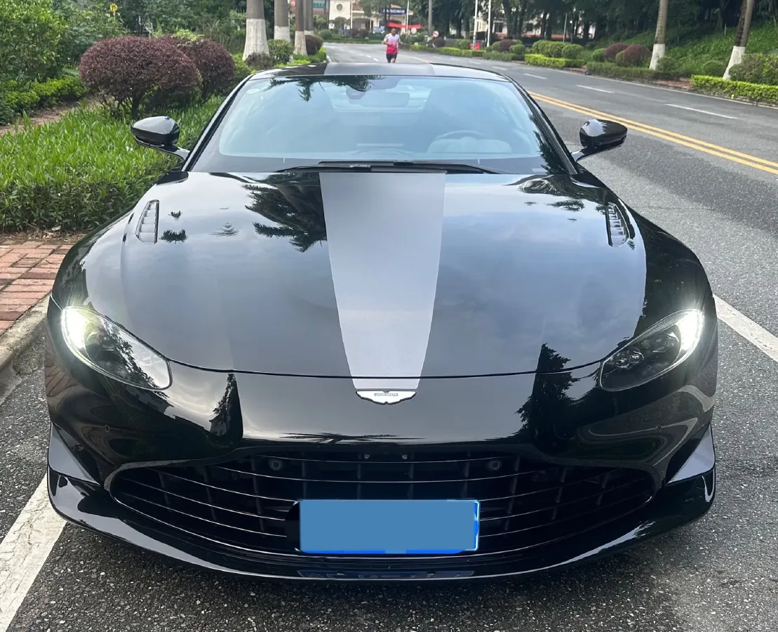 2023 Aston Martin V8 Vantage 4.0T 534HP V8 8AT,autocango,china used car exporter,china ev exporter,chinese used car exporter,chinese used ev exporter