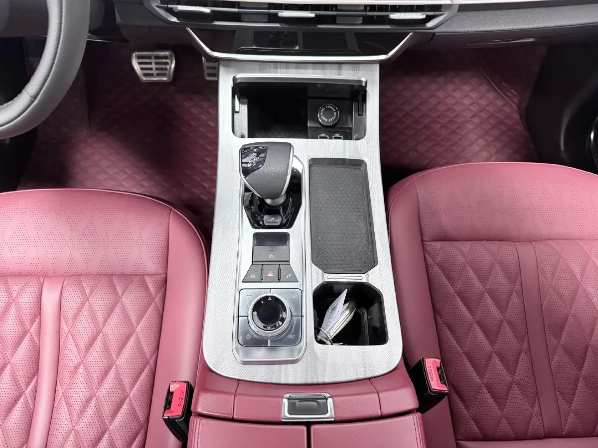 2023 ChangAn Oshan X7 Plus 1.5T 188HP L4 7DCT,autocango,china used car exporter,china ev exporter,chinese used car exporter,chinese used ev exporter