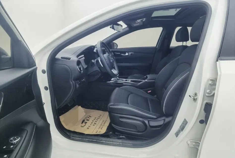 2023 Kia K3 1.4T 140HP L4 7DCT,autocango,china used car exporter,china ev exporter,chinese used car exporter,chinese used ev exporter