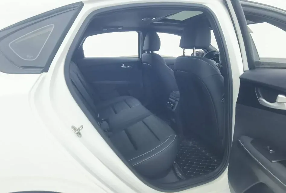 2023 Kia K3 1.4T 140HP L4 7DCT,autocango,china used car exporter,china ev exporter,chinese used car exporter,chinese used ev exporter